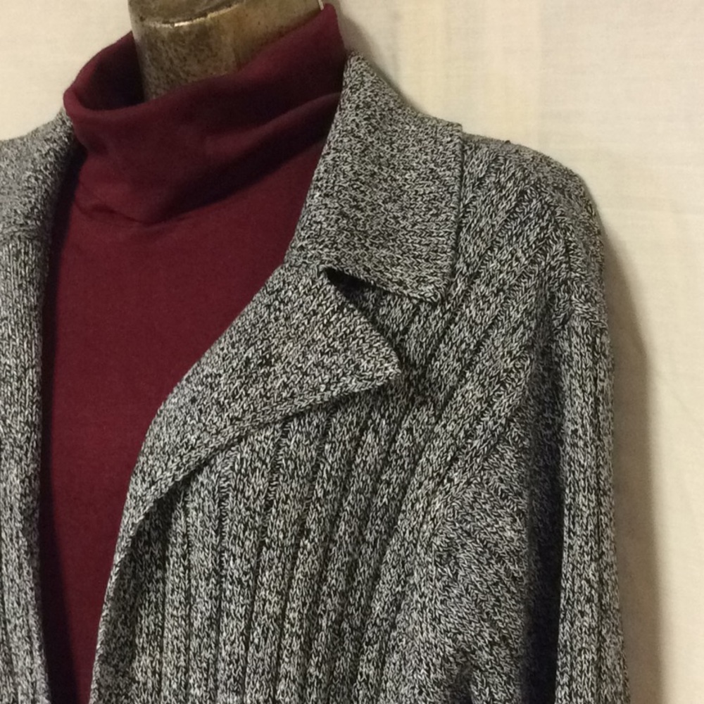 Black & White Combed Cotton Sweater w/ pockets